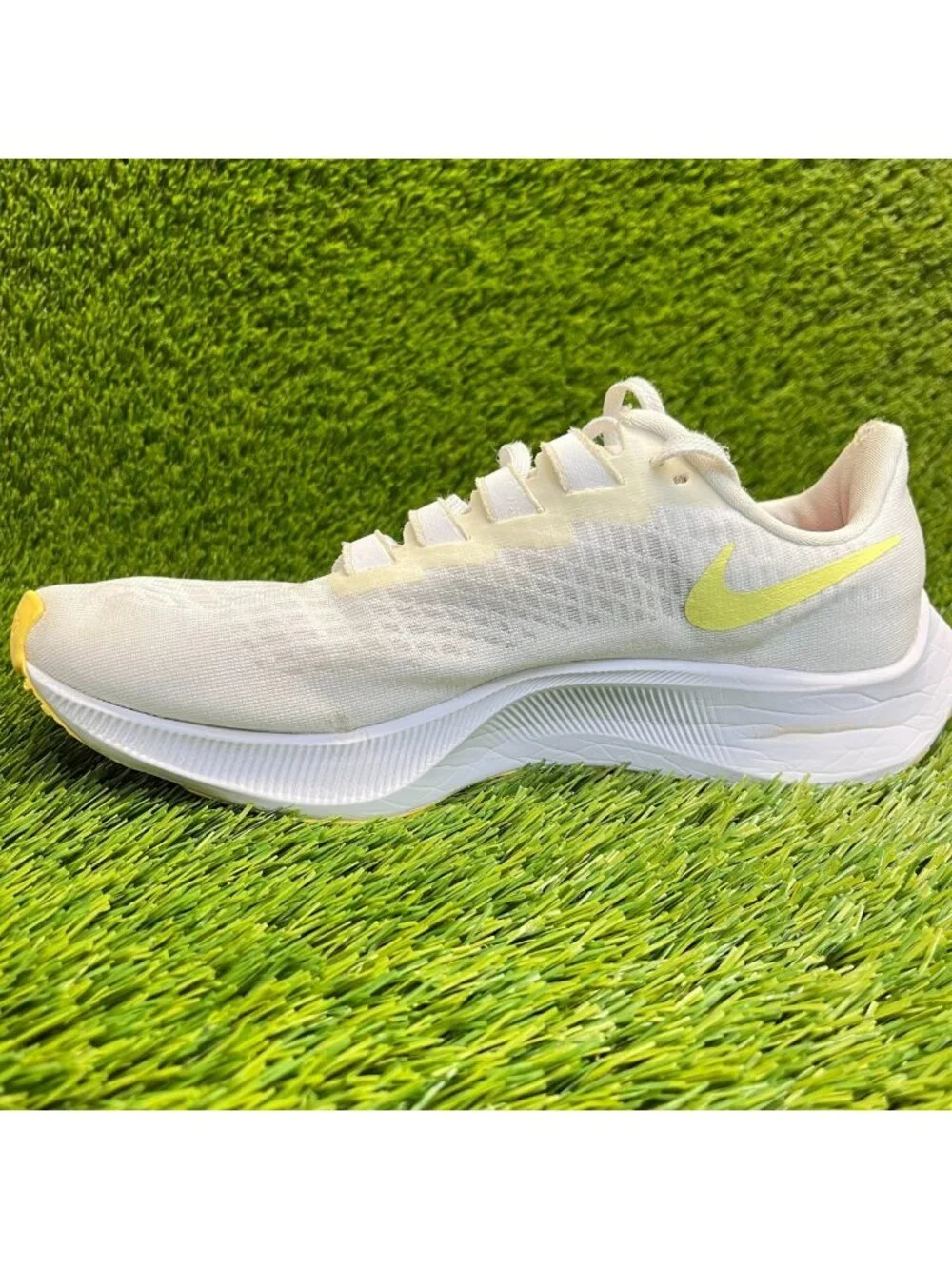 Nike Air Zoom Pegasus 37 Womens Size 9 White Athletic Running Shoes Sneakers